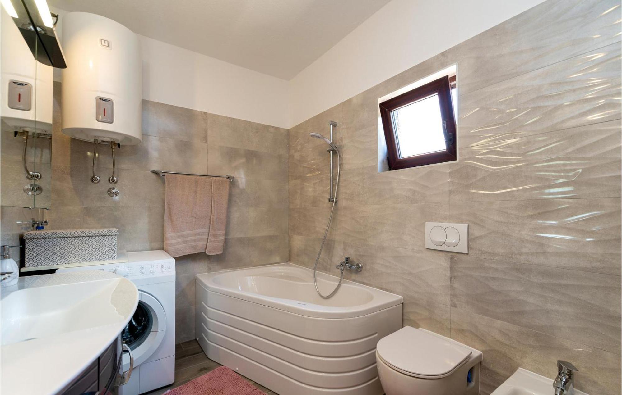 Lovely Apartment In Rovanjska With House Sea View Eksteriør bilde